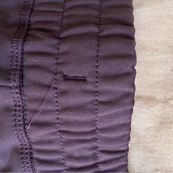 Never worn purple sweatpants with fleece lining - Picture 7 of 10